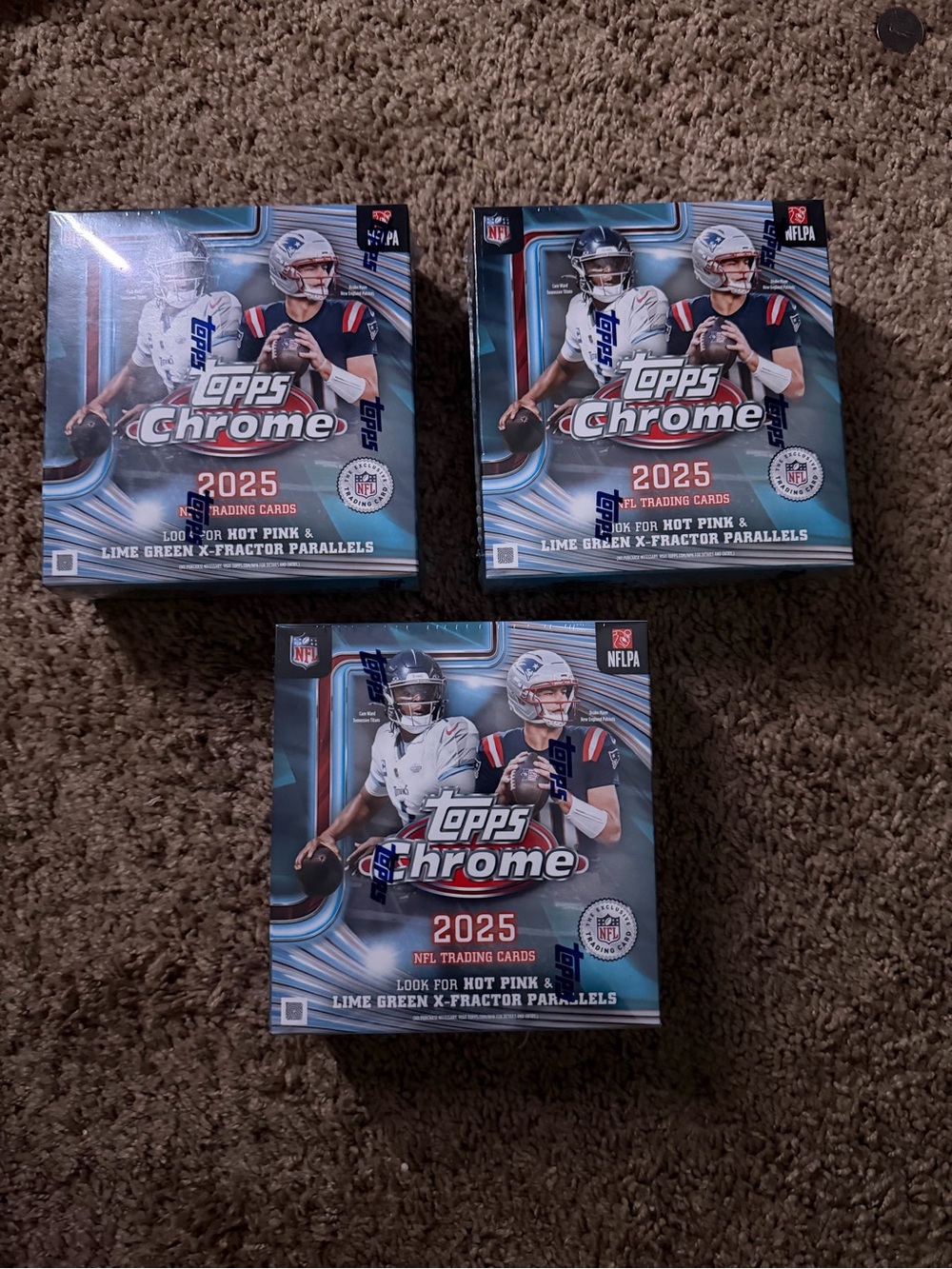 Topps Chrome 2025 NFL Trading Cards Mega Box
